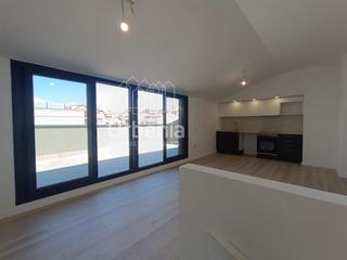 Dúplex a Torrent d'en Pere Parres. Duplex con terraza y tres habitaciones  obra nueva