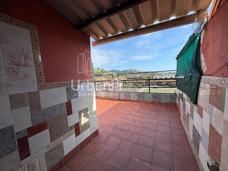 Foto 0a161e83-7f30-48db-8111-0115ee349aeb. Piso ático con amplia terraza ! en Centre Pineda de Mar