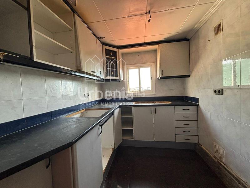 Foto 96a188ed-5a0c-4c2e-818b-15bc7dedd935. Piso ático con amplia terraza ! en Centre Pineda de Mar