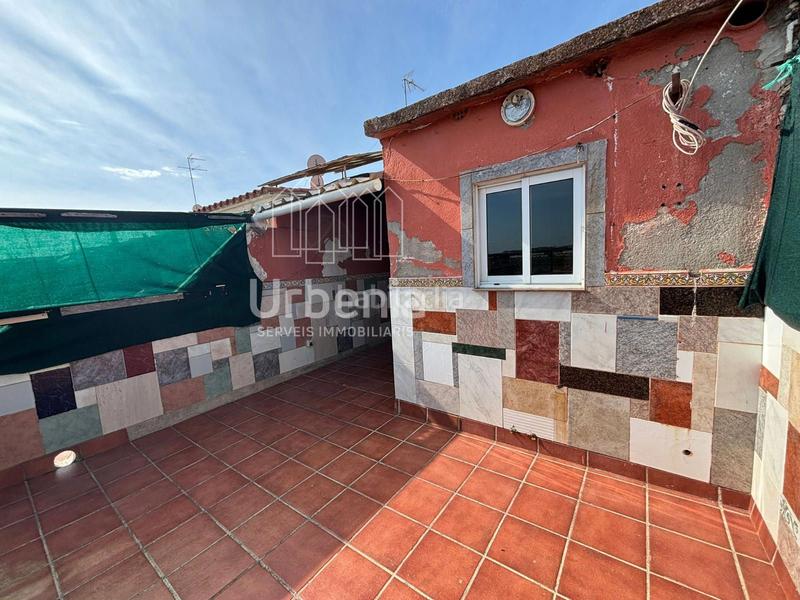 Foto 9b9294c4-cc48-49c5-8184-c3c9bdd7b31a. Piso ático con amplia terraza ! en Centre Pineda de Mar