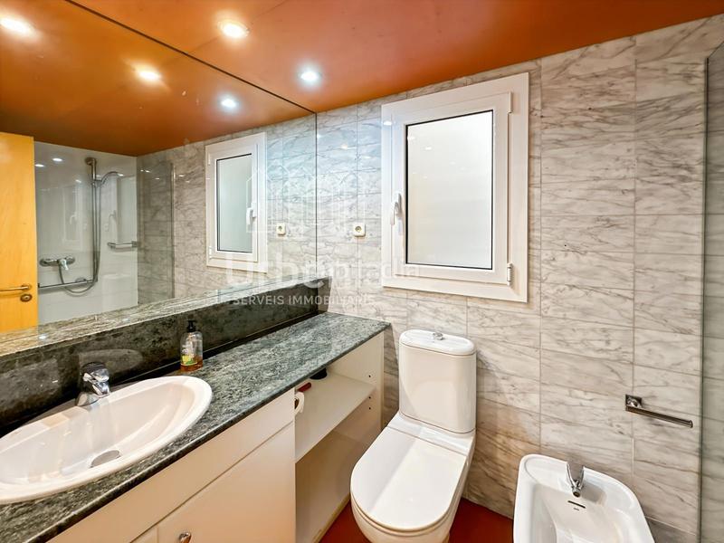 Foto f7b93958-8719-46a6-87f6-4295bd3430b3. Pis amb calefacció a Centre-Nucli Antic Premià de Mar