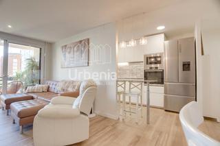 Piso en Calella. Excelente piso reformado de 4 habitaciones en primera línea de m