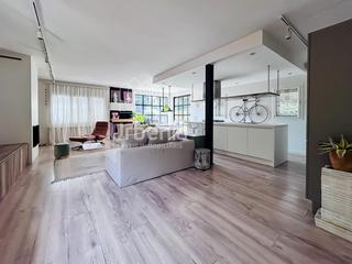Chalet in Nucli Urbà. Casa amplia con jardín, garaje para 4 coches y terraza en argent