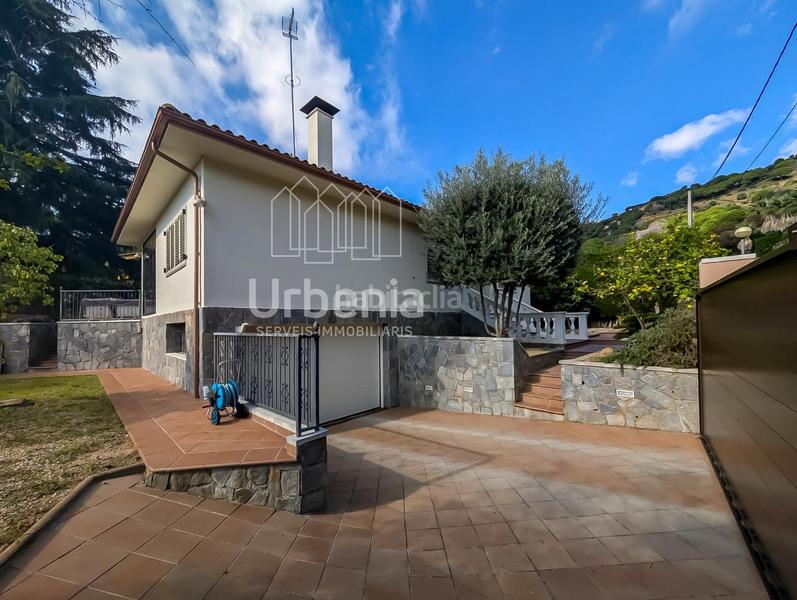 Foto 2e8a3828-edfa-49e1-acff-83a27c9655f4. Chalet con riscaldamento parcheggio in Nucli Urbà Argentona