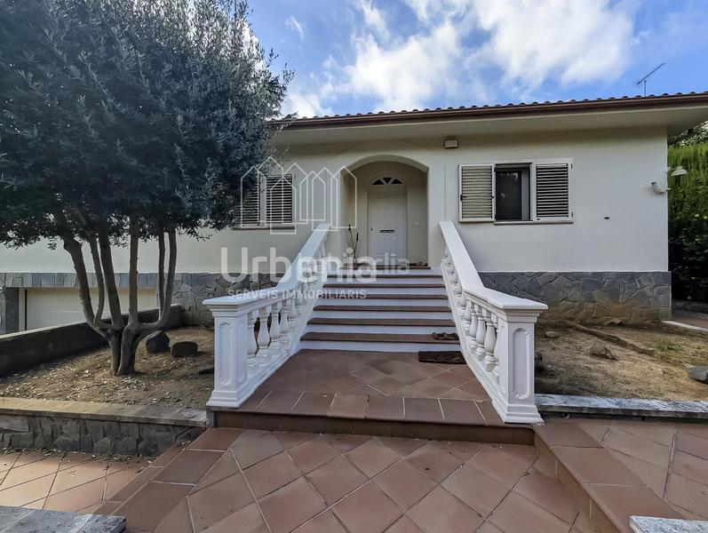 Foto c0faebb9-5e75-4d42-9b99-104ced9a829b. Chalet con riscaldamento parcheggio in Nucli Urbà Argentona