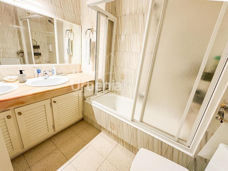 Foto 28e19a66-85ec-45c4-a1ce-3fdcda4d2709. Casa adosada adosado en venta . en Poble - Casc Antic Castellar del Vallès