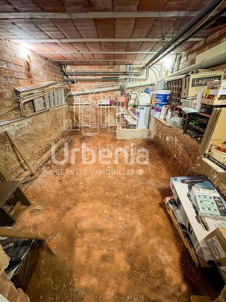 Foto 39705501-29b0-407f-93a4-4264dd43c82e. Casa adosada adosado en venta . en Poble - Casc Antic Castellar del Vallès