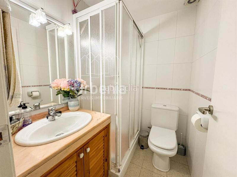 Foto a26bcb6a-590a-4a18-abe8-3f3781c7dc1b. Casa adosada adosado en venta . en Poble - Casc Antic Castellar del Vallès