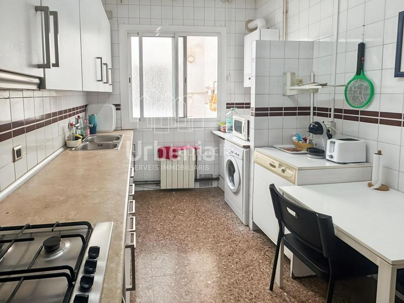 Foto 7c8a521a-3890-4451-a039-3252bff1806c. Etagenwohnung mit heizung in Bufalà Badalona