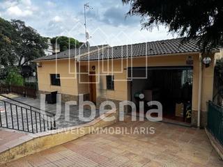Casa a Sant Cebrià de Vallalta. Tu hogar familiar con vistas al mar espacio, naturaleza y bienes