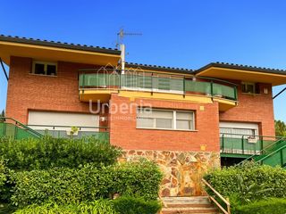 Casa a Montalnou - Milans del Bosc. Casa en sant vicenç de montalt con vistas panorámicas al mar