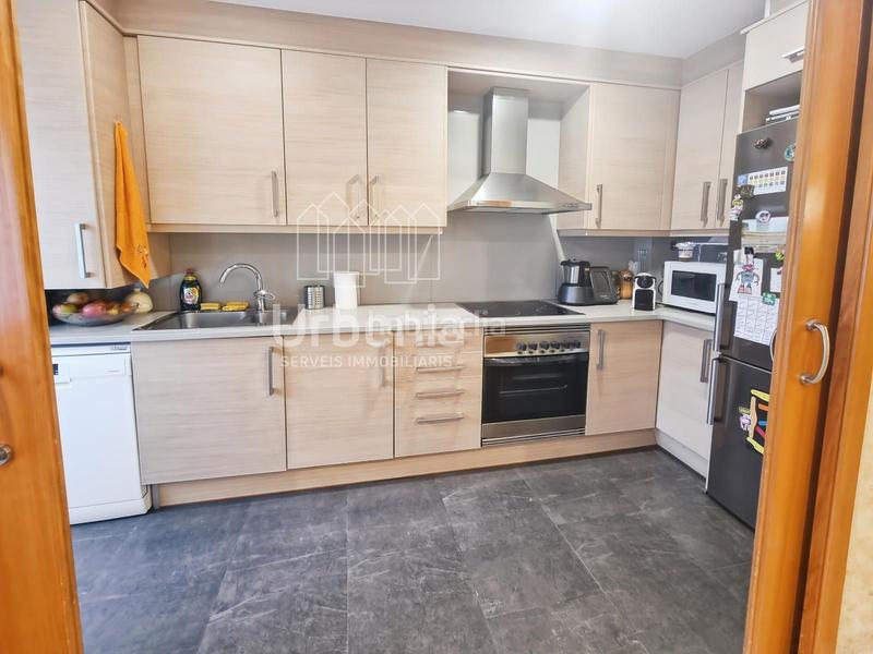 Foto 3e8a1e63-ee44-4a26-b524-00c5d340707a. Piso  en centro plaza santa anna, en Centre Mataró