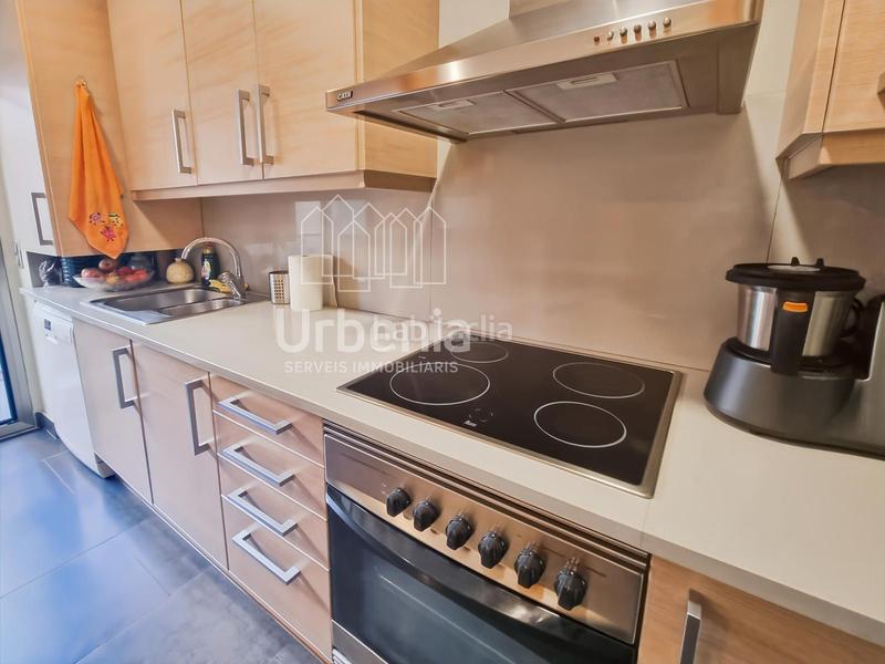 Foto 5d028dea-5ed6-4560-aad4-78db69929c25. Piso  en centro plaza santa anna, en Centre Mataró