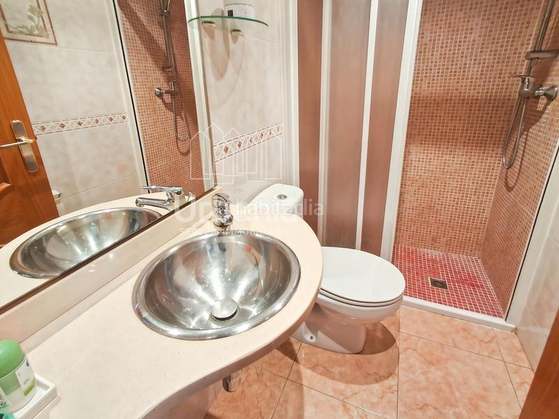 Foto 1a8e5e39-9a9d-4387-9bb0-c0149089be34. Casa amb aparcament a Vista Alegre Mataró