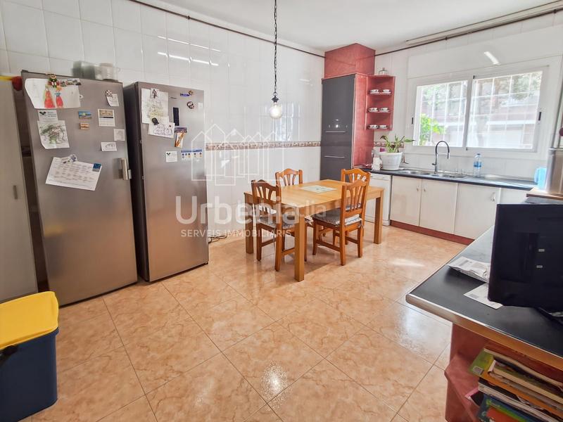 Foto 38d76071-ac30-4257-a474-647fb41739ce. Casa amb aparcament a Vista Alegre Mataró