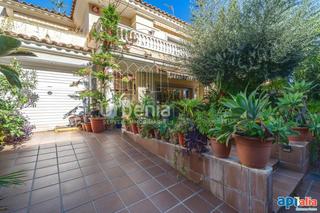 Maison à Sector Est. Espectacular casa en premia de mar confort y estilo a unos pasos