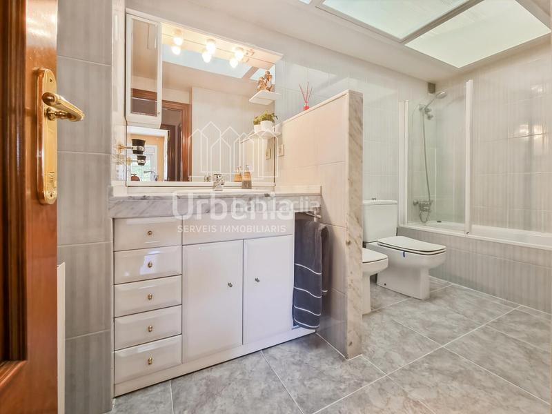 Foto 86dac8b6-6e5f-4804-8067-3657f0ddadc5. Casa amb calefacció aparcament a Vista Alegre Mataró