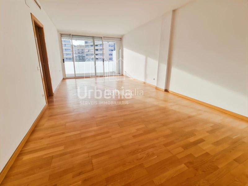 Foto 88d12bae-0c38-49e6-a8e7-8f88a85c1c9e. Flat with heating parking in Via Europa - Parc Central Mataró