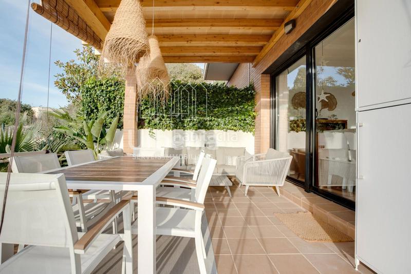 Foto 5c0e1a4e-7fa7-49b8-800c-36c9b5278e23. Casa con riscaldamento parcheggio piscina in Canet de Mar