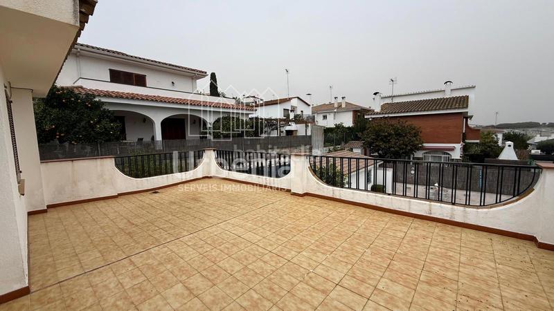 Foto 2c260d98-1c56-4040-a2a7-440d624ac667. Chalet con riscaldamento parcheggio piscina in Victoria-Les Vil·les-Canyadell Arenys de Mar