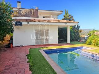 Casa en Sant Cebrià de Vallalta. Gran oportunidad en urb. vistamar de st cebria de vallalta