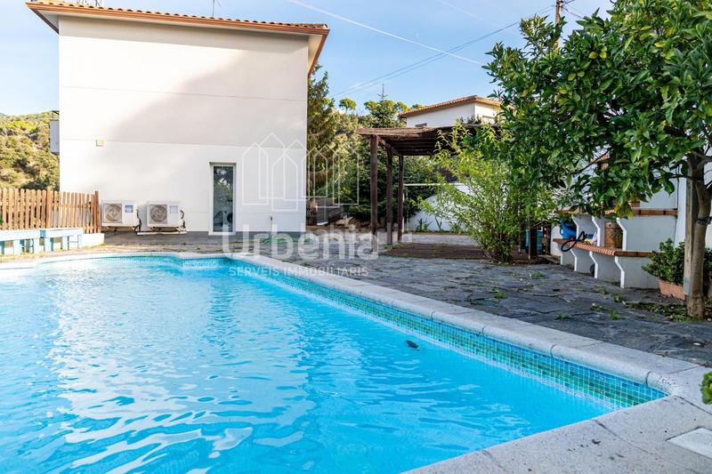Foto a35d6968-2b9e-4280-a935-2d1d509231e4. Casa amb aparcament piscina a Sant Cebrià de Vallalta