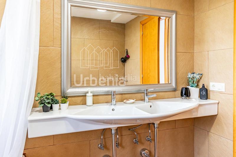 Foto c23b04de-91a4-498b-9402-54eef936b722. Casa amb aparcament piscina a Sant Cebrià de Vallalta