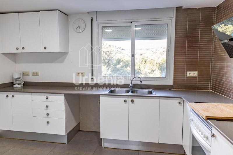 Foto e767045a-e850-4b0f-8ff2-24bf0b23a775. Casa amb aparcament piscina a Sant Cebrià de Vallalta