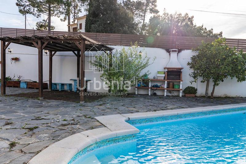 Foto fd7e96df-8398-44f1-9993-9a8e1cd46825. Casa amb aparcament piscina a Sant Cebrià de Vallalta