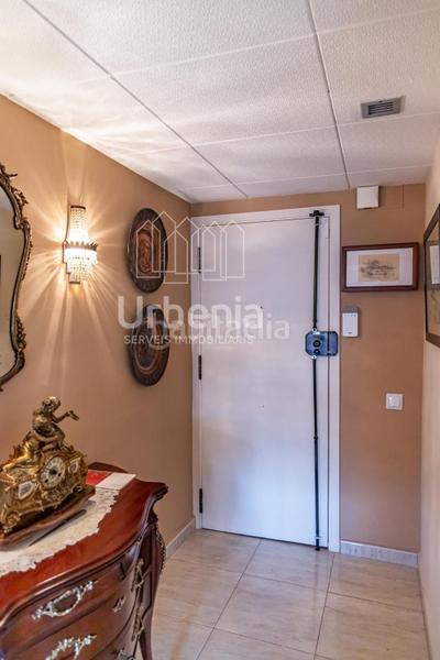 Foto 2ca4fffc-0890-420b-8eb2-3a04f3e10dc0. Penthouse with heating parking in Centre Mataró