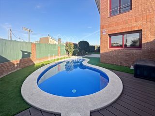 Casa a Lliçà de Vall. Casa con piscina y garaje en can prat  lliçà de vall