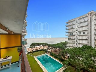 Appartamento in Els Pins. Piso con piscina y ascensor en blanes, con vistas laterales al m
