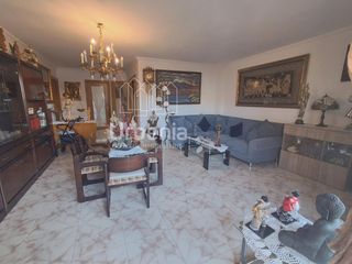Pis a Peramàs. Piso en mataró centro! de 4 habitaciones y ascensor.