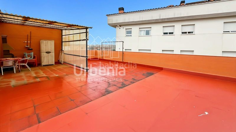 Foto bce0d28d-eba8-4314-a96d-a318b34e03e2. Casa adossada amb calefacció aparcament a Tordera Tordera