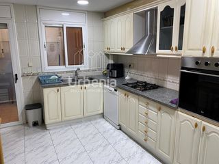 Casa a Centre. Triplex a la venta en el centro de pineda de mar