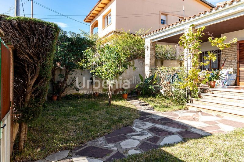 Foto 2caf2775-439e-493a-b3b1-883774de55b5. Casa amb calefacció aparcament a Zona Alta Premià de Mar