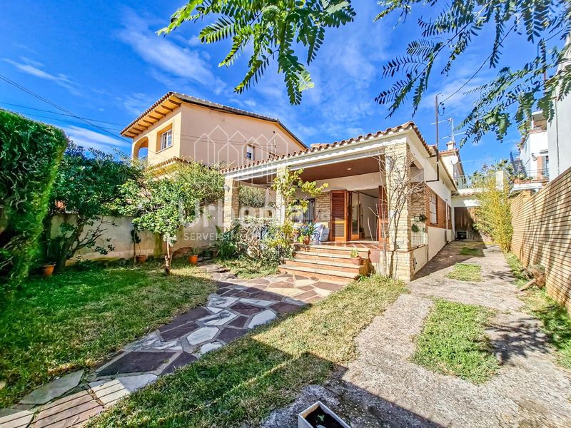 Foto 73b8d31d-f69f-4eb2-839d-981e6aeae944. Casa amb calefacció aparcament a Zona Alta Premià de Mar
