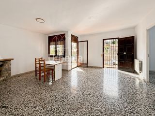 Maison à Residencial Park. Oportunidad única con piscina y doble vivienda