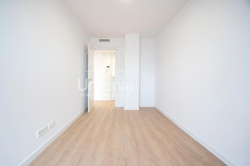 Foto 0c617b78-4557-43e4-a15b-b1b5f036564b. Àtic amb calefacció aparcament a Gorg Badalona