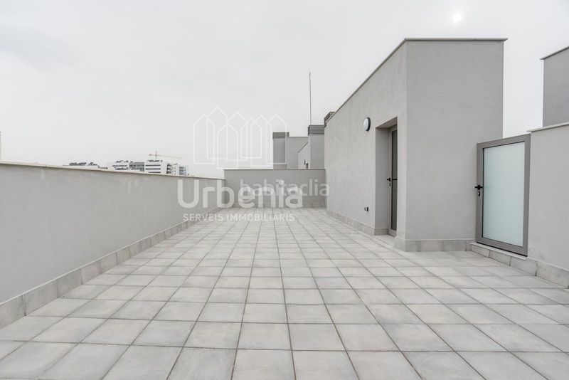 Foto 0d7907a6-a807-4672-a5ec-a35b634dd7f6. Àtic amb calefacció aparcament a Gorg Badalona