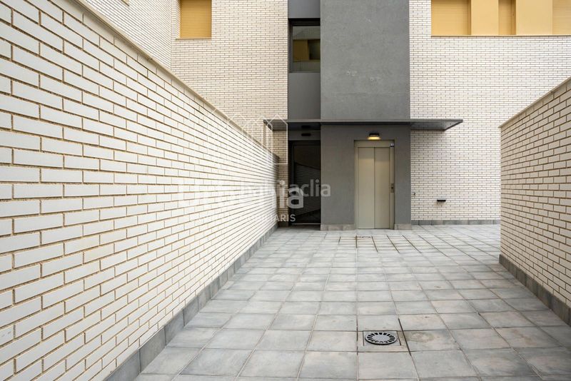 Foto 19b3297b-6f59-4c98-94ce-ddd77758f02b. Àtic amb calefacció aparcament a Gorg Badalona