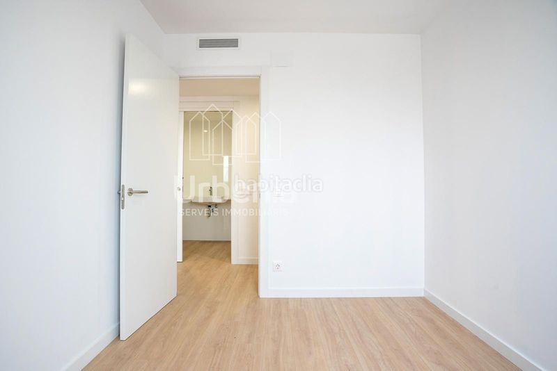 Foto 2df3aafc-2999-4d05-88f3-30adb3cebe5a. Àtic amb calefacció aparcament a Gorg Badalona