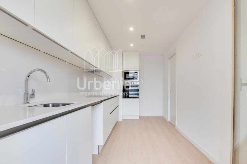 Foto 3589c163-5567-4ba6-9ec3-6a5238dbda9f. Àtic amb calefacció aparcament a Gorg Badalona