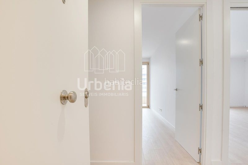 Foto 3f3d1754-02ff-482a-b8f5-7a4eb7e6238b. Àtic amb calefacció aparcament a Gorg Badalona