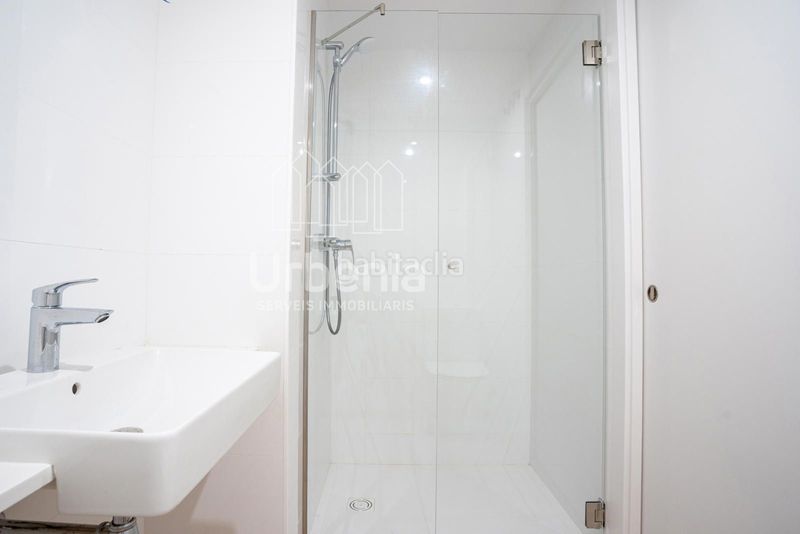 Foto 5e07cbea-b358-4984-9cfd-9999350a9b66. Àtic amb calefacció aparcament a Gorg Badalona