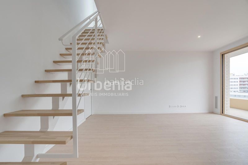 Foto 9b42803f-8aec-4fdd-a6b9-5abe589b70df. Àtic amb calefacció aparcament a Gorg Badalona