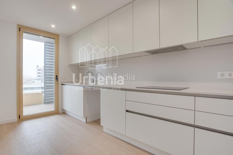 Foto e8a26902-0f6e-4457-93c0-446871260416. Àtic amb calefacció aparcament a Gorg Badalona