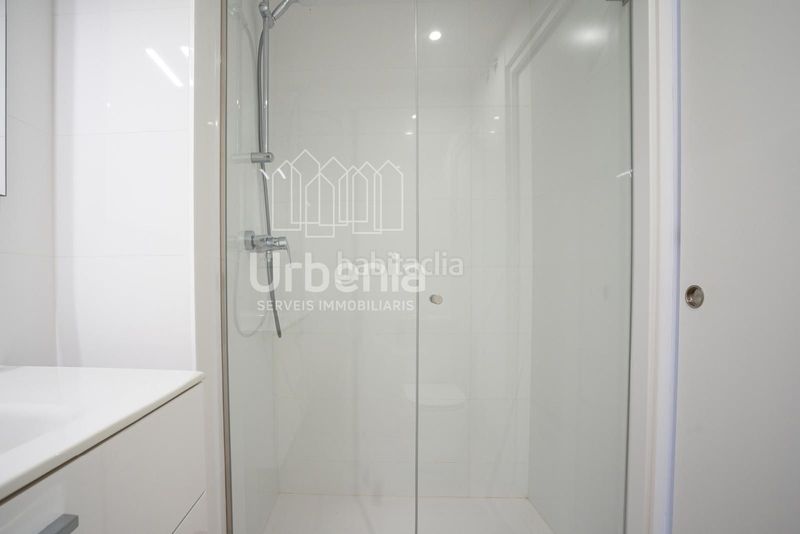 Foto f9df5bf2-ab83-400d-9e39-00f09b52db3d. Àtic amb calefacció aparcament a Gorg Badalona