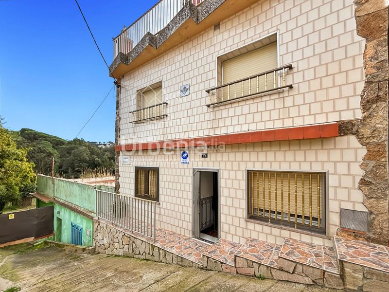 Foto 7f3261f8-7a7d-4c34-a8f3-1a310105dc05. Casa adossada a Mont Ferrant-Joan Carles I Blanes