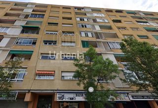 Pis  Rafael casanova. Piso en instituts  ponent, granollers.